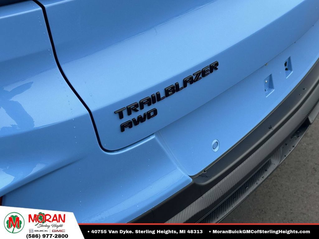 Certified 2024 Chevrolet TrailBlazer RS w/ Convenience Package AWD/4WD image 9