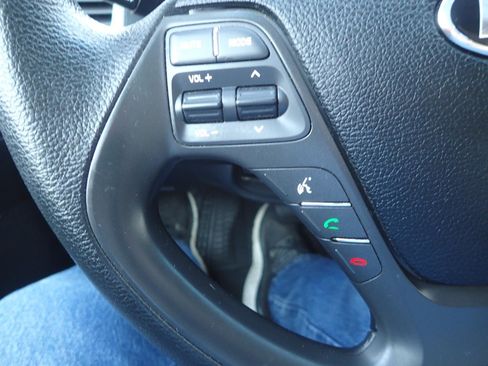 Used 2018 Kia Forte LX FWD image 14