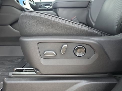 New 2026 GMC Yukon Denali w/ Sun & Power Step Package image 33