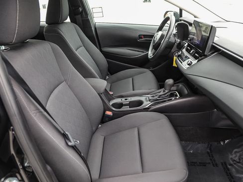 Certified 2025 Toyota Corolla LE image 17