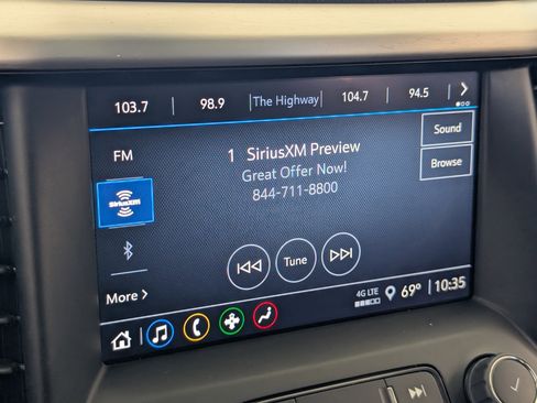 Used 2023 GMC Acadia SLE FWD image 30