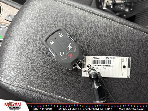 Used 2023 GMC Acadia SLE w/ Driver Convenience Package image 29