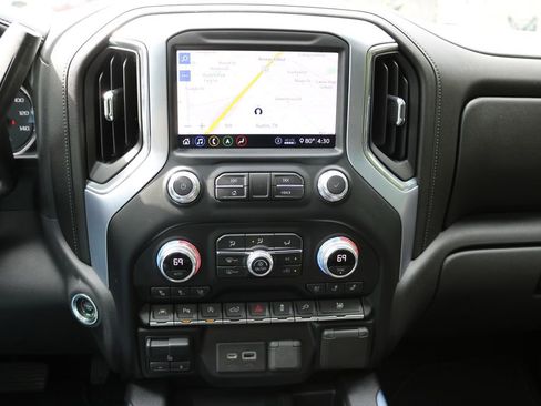 Used 2020 GMC Sierra 1500 SLT image 22