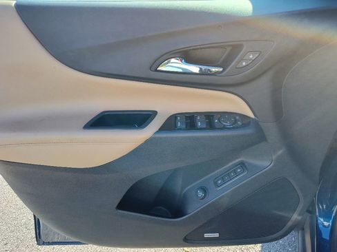 Used 2018 Chevrolet Equinox Premier image 15