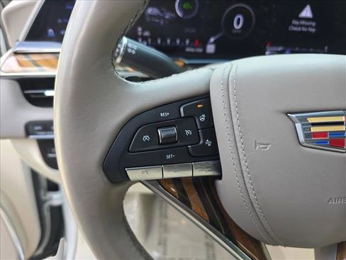 Used 2023 Cadillac Escalade Premium Luxury Platinum image 17