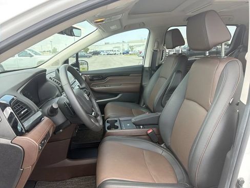 Used 2026 Honda Odyssey Elite image 9