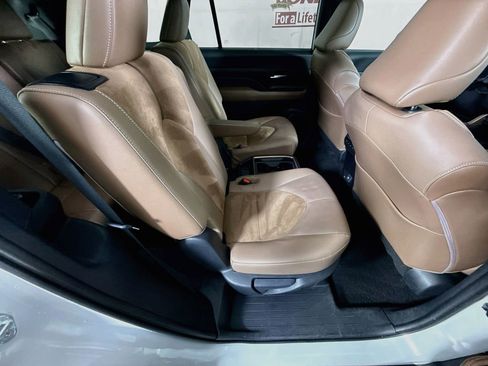 Certified 2025 Toyota Grand Highlander AWD Hybrid image 33