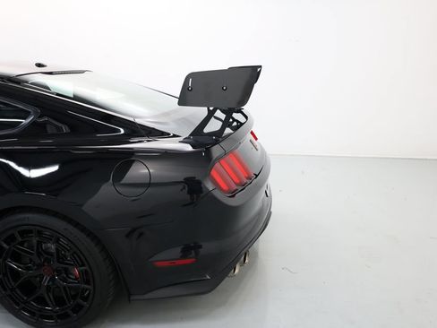 Used 2019 Ford Mustang Shelby GT350R w/ GT350R Equipment Group 920A RWD image 67