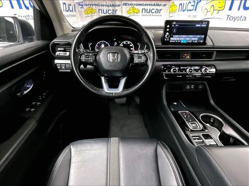 Used 2024 Honda Pilot Touring image 18