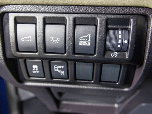 Used 2021 Subaru Ascent Limited w/ Technology Package image 35