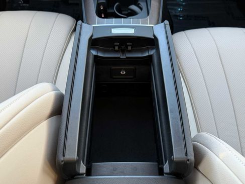 Certified 2025 Mercedes-Benz E 350 4MATIC Sedan image 25