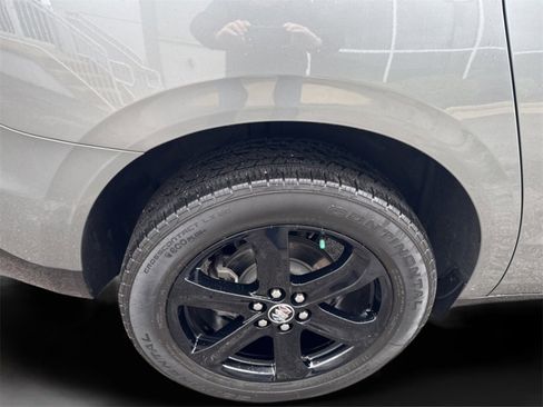 Used 2023 Buick Enclave Essence w/ Experience Buick Package image 26