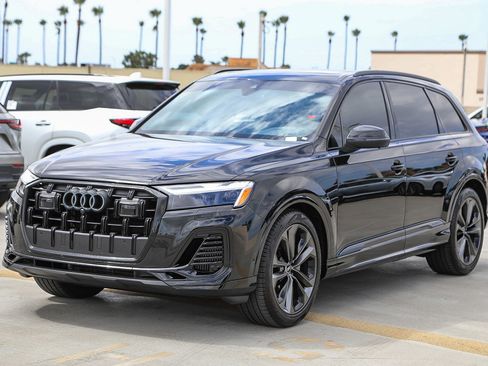 Used 2025 Audi Q7 3.0T Premium Plus AWD/4WD image 3