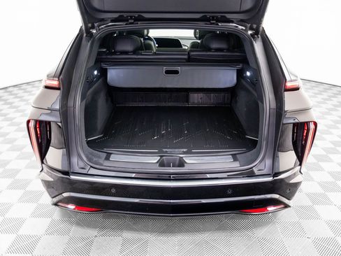 Certified 2025 Cadillac Lyriq Luxury w/ LPO, Floor Liner Package image 34