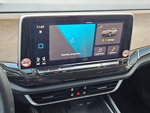 Used 2025 Volkswagen Atlas SE image 14