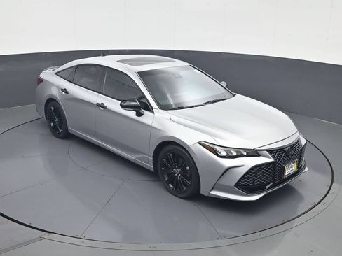 Used 2021 Toyota Avalon XSE FWD image 16
