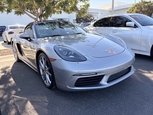 Used 2018 Porsche 718 Boxster S RWD image 3