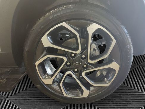 New 2025 Chevrolet Trax RS w/ Sunroof Package image 14