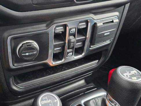 Used 2020 Jeep Wrangler Unlimited Sport S image 21