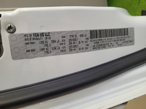 Used 2017 Dodge Grand Caravan SE image 33