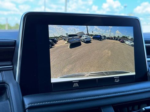 Used 2022 Chevrolet Suburban Premier RWD image 33