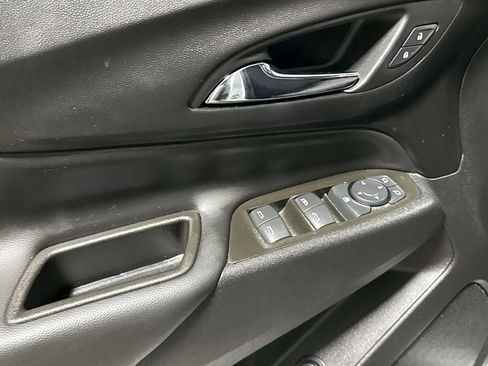 Used 2023 Chevrolet Equinox LT FWD image 20