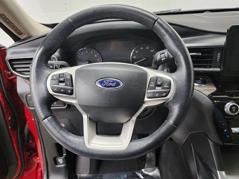 Used 2021 Ford Explorer Limited w/ Equipment Group 301A AWD/4WD image 13