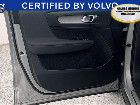 Used 2025 Volvo XC40 B5 Core image 22