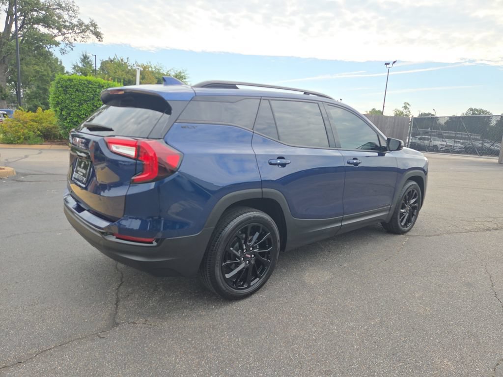Used 2023 GMC Terrain SLT w/ Elevation Edition FWD image 5