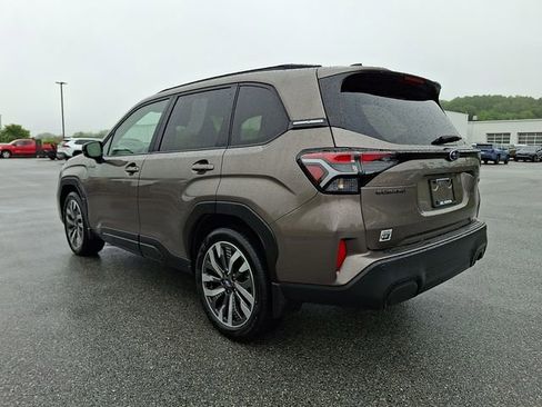 Used 2025 Subaru Forester Touring AWD/4WD image 4