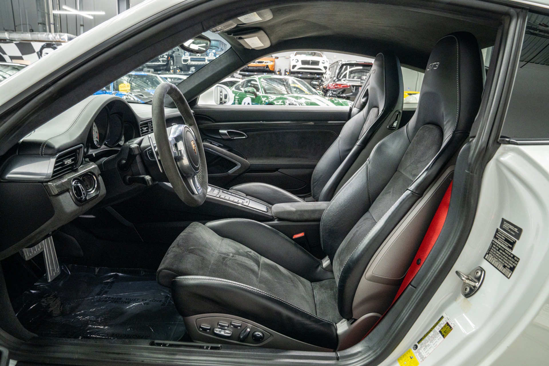 Used 2015 Porsche 911 GT3 RWD image 32