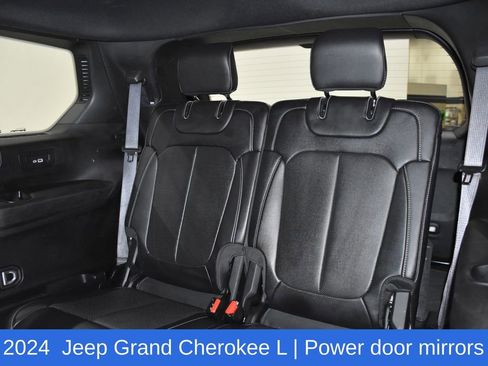 Used 2024 Jeep Grand Cherokee L Limited w/ Luxury Tech Group II image 30