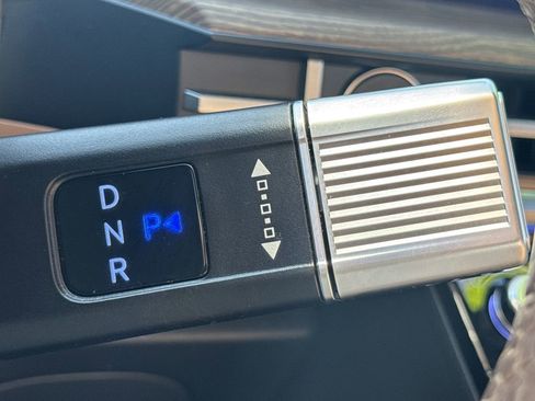 Used 2025 Hyundai Santa Fe Limited image 31