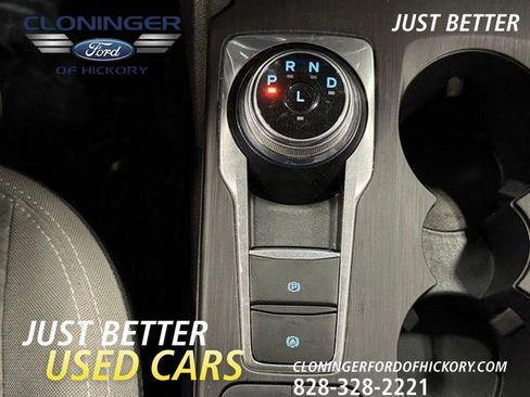 Used 2020 Ford Escape SE image 30