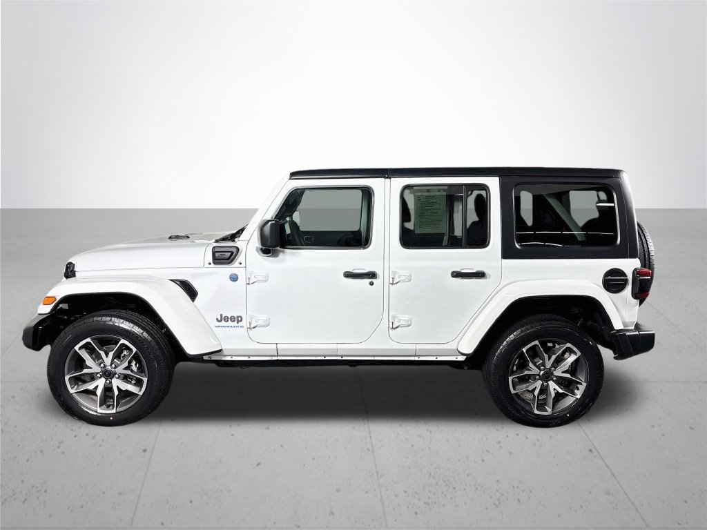 Used 2024 Jeep Wrangler Unlimited w/ Convenience Group AWD/4WD image 10