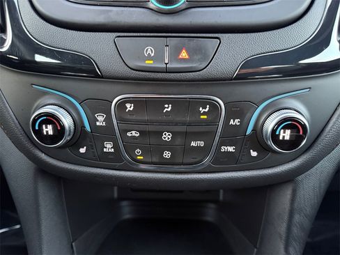 Used 2023 Chevrolet Equinox RS image 16