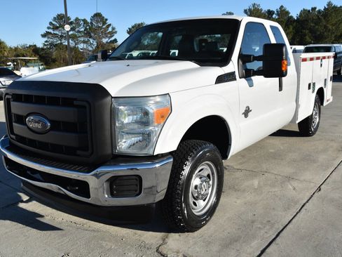 Used 2016 Ford F250 XL w/ Power Equipment Group image 3