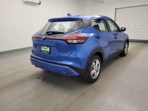 Used 2021 Nissan Kicks S image 9