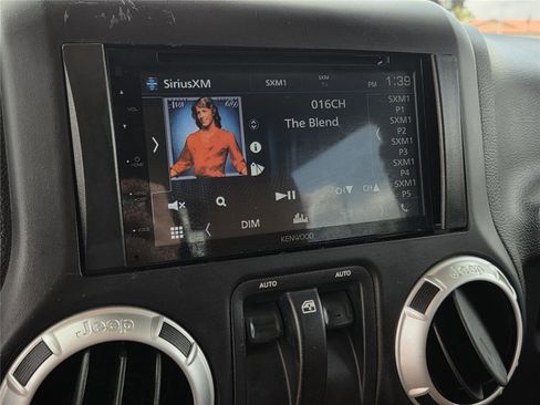 Used 2014 Jeep Wrangler Sahara AWD/4WD image 10