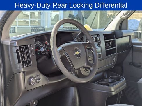 Used 2014 Chevrolet Express 3500 RWD image 10
