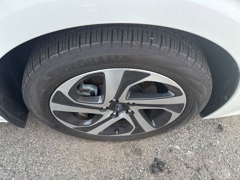 Certified 2022 Subaru Legacy Limited image 5