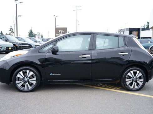 Used 2017 Nissan Leaf SL w/ Premium Package image 9