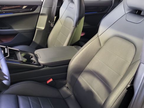 Certified 2025 Porsche Panamera 4 AWD/4WD image 5