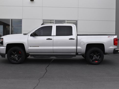 Used 2017 Chevrolet Silverado 1500 LTZ Z71 w/ Redline Edition image 10