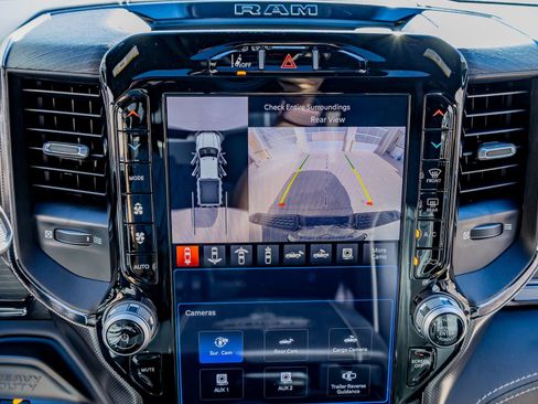 Used 2024 RAM 2500 Limited image 30