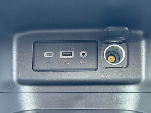 Used 2019 Chevrolet Equinox LT w/ Driver Convenience Package AWD/4WD image 29