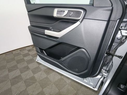 Used 2023 Ford Explorer XLT w/ Equipment Group 202A AWD/4WD image 36