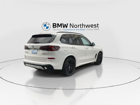 New 2026 BMW X5 xDrive40i w/ M Sport Package AWD/4WD image 3