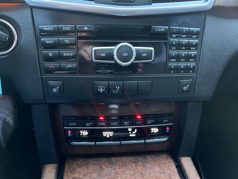 Used 2013 Mercedes-Benz E 350 Sedan image 28