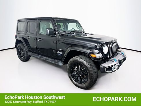 Used 2023 Jeep Wrangler Unlimited Sahara w/ Cold Weather Group AWD/4WD image 1